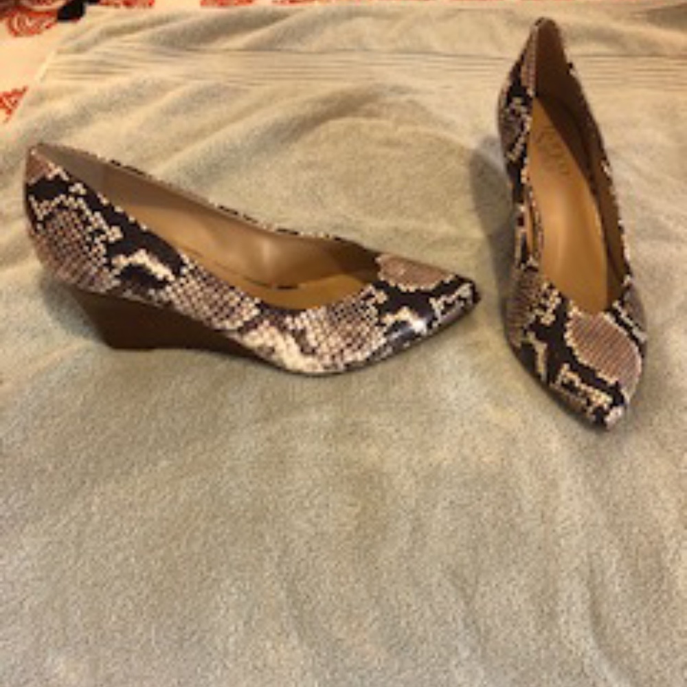 Faux snakeskin wedges